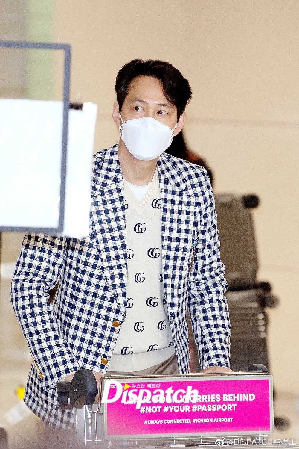 2日，演员 结束海外日程，经仁川机场返回<a href=