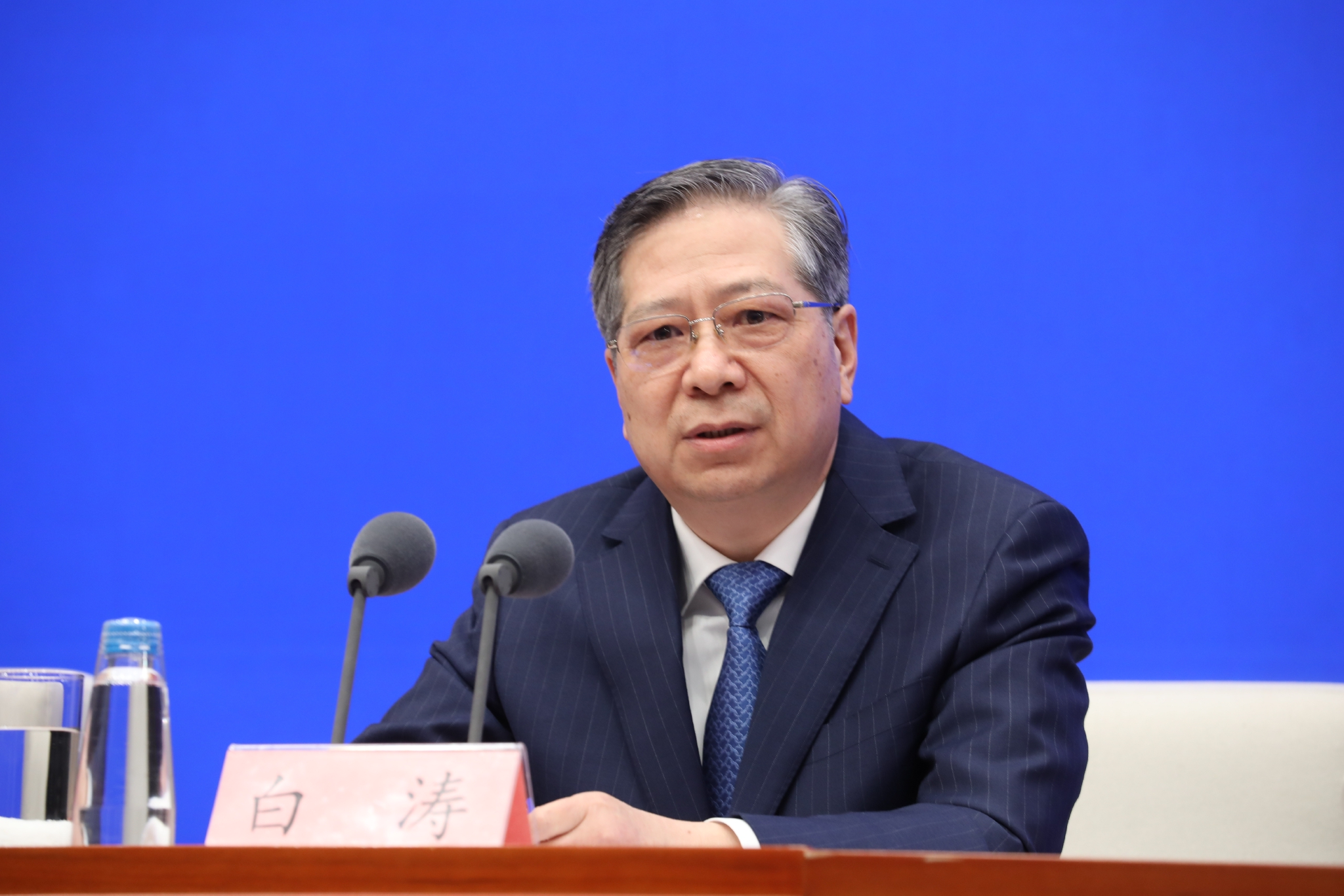 中国人寿集团党委书记白涛发挥综合金融优势积极参与三支柱养老保障