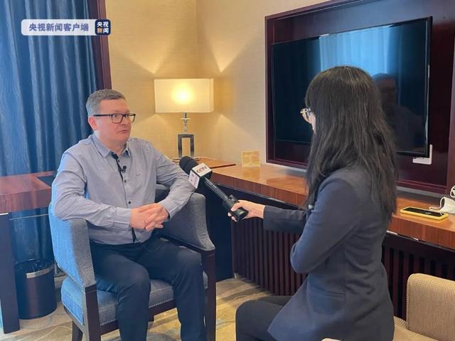 俄乌第二轮谈判在即!泽连斯基:愿和普京直接对话休闲区蓝鸢梦想 - Www.slyday.coM 俄乌第二轮谈判在即!泽连斯基:愿和普京直接对话休闲区蓝鸢梦想 - Www.slyday.coM