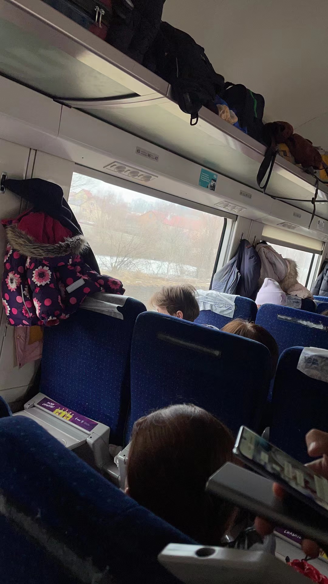 3月1日，朱振亿在基辅发往利沃夫的火车车厢内拍下的画面。