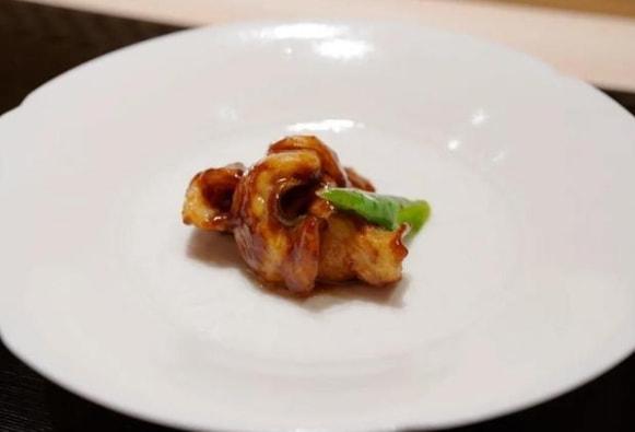 收智商税?上海一中餐厅被指人均两千吃不饱 还不能乱碰不能说话休闲区蓝鸢梦想 - Www.slyday.coM 收智商税?上海一中餐厅被指人均两千吃不饱 还不能乱碰不能说话休闲区蓝鸢梦想 - Www.slyday.coM