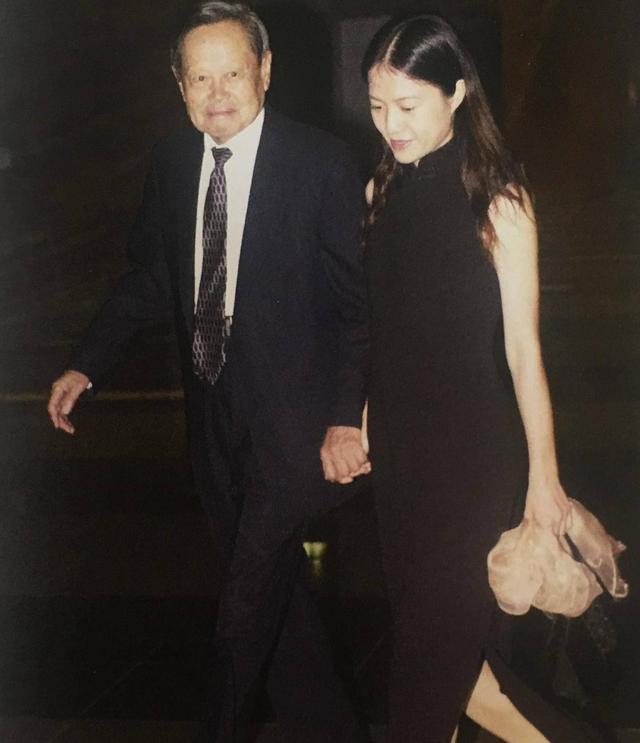 骂声没了!100岁杨振宁获得“感动中国2021”,凭什么他配?休闲区蓝鸢梦想 - Www.slyday.coM 骂声没了!100岁杨振宁获得“感动中国2021”,凭什么他配?休闲区蓝鸢梦想 - Www.slyday.coM