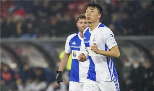 央5直播国足VS沙、曼，归化球员在做什么？女足奖金比<a href=