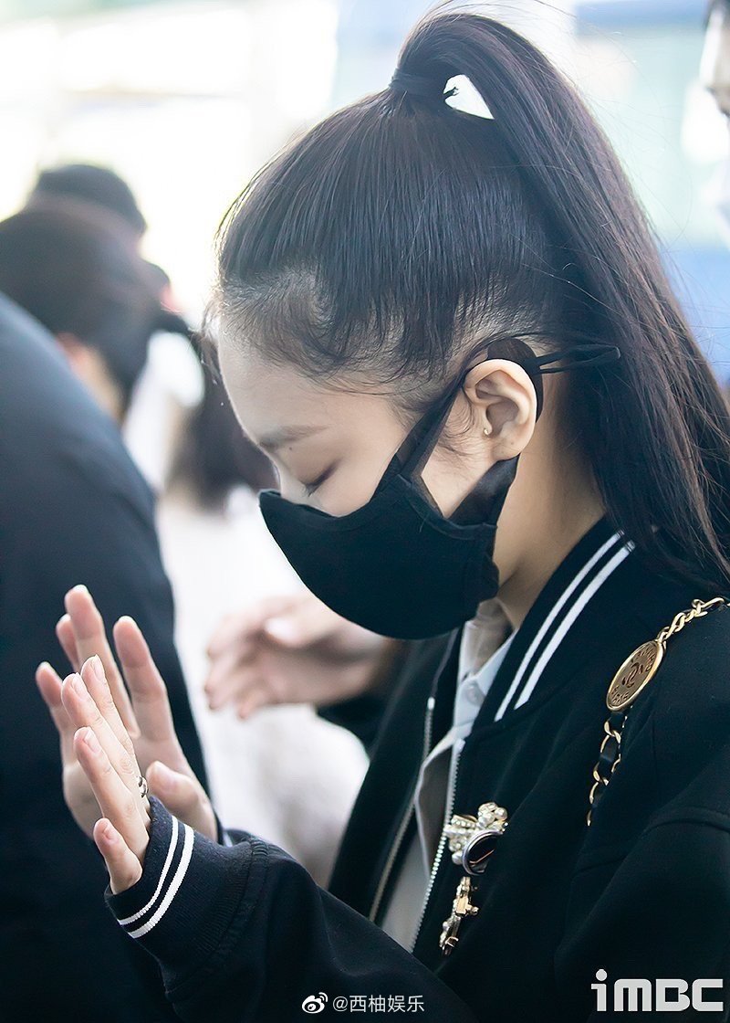 BlackPink成员Jennie今日经仁川国际机场前往<a href=