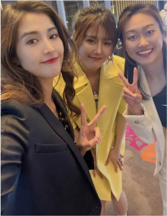 央5直播国足VS沙、曼，归化球员在做什么？女足奖金比<a href=