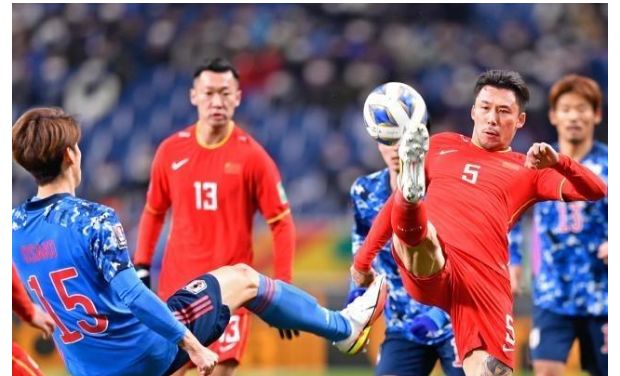 中国男足又引争议，一国脚直言拼不动了，踢越南没有意义