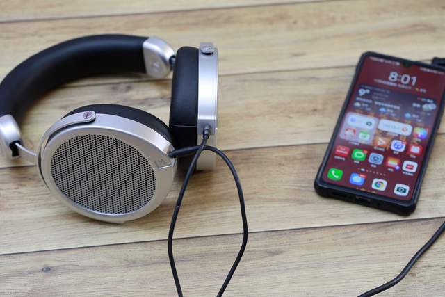 手机蓝牙耳机怎么调节音量 fda3-6bc61cc06ad89fb8553f6fdd943c9248.jpg