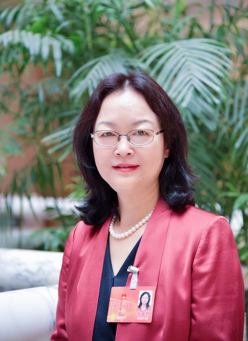 郑亚莉代表:建议设立全国工匠日休闲区蓝鸢梦想 - Www.slyday.coM 郑亚莉代表:建议设立全国工匠日休闲区蓝鸢梦想 - Www.slyday.coM