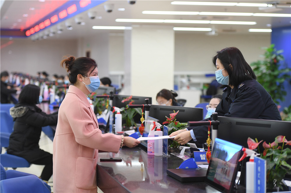 从政府工作报告看2022年中国发展新走向:攻坚克难 砥砺奋进休闲区蓝鸢梦想 - Www.slyday.coM 从政府工作报告看2022年中国发展新走向:攻坚克难 砥砺奋进休闲区蓝鸢梦想 - Www.slyday.coM