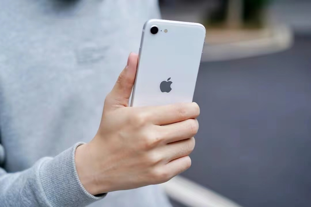 果然是Home键!iphoneSE3真机亮相,果粉“血汗钱”再次被收割休闲区蓝鸢梦想 - Www.slyday.coM 果然是Home键!iphoneSE3真机亮相,果粉“血汗钱”再次被收割休闲区蓝鸢梦想 - Www.slyday.coM