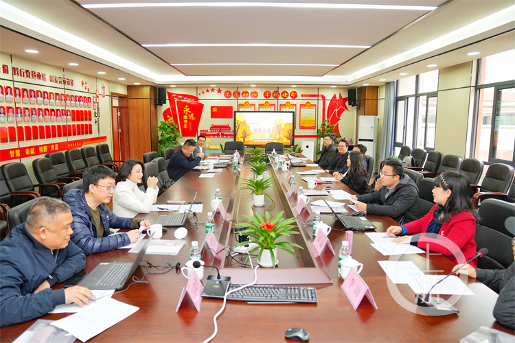 为树“发声” 听孩子们为你讲一棵树的故事休闲区蓝鸢梦想 - Www.slyday.coM 为树“发声” 听孩子们为你讲一棵树的故事休闲区蓝鸢梦想 - Www.slyday.coM