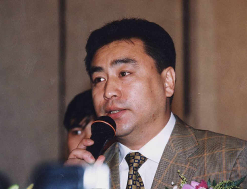 至今不娶妻的10位大龄男主持人，有人情史复杂，有人一生只爱一人(图3)