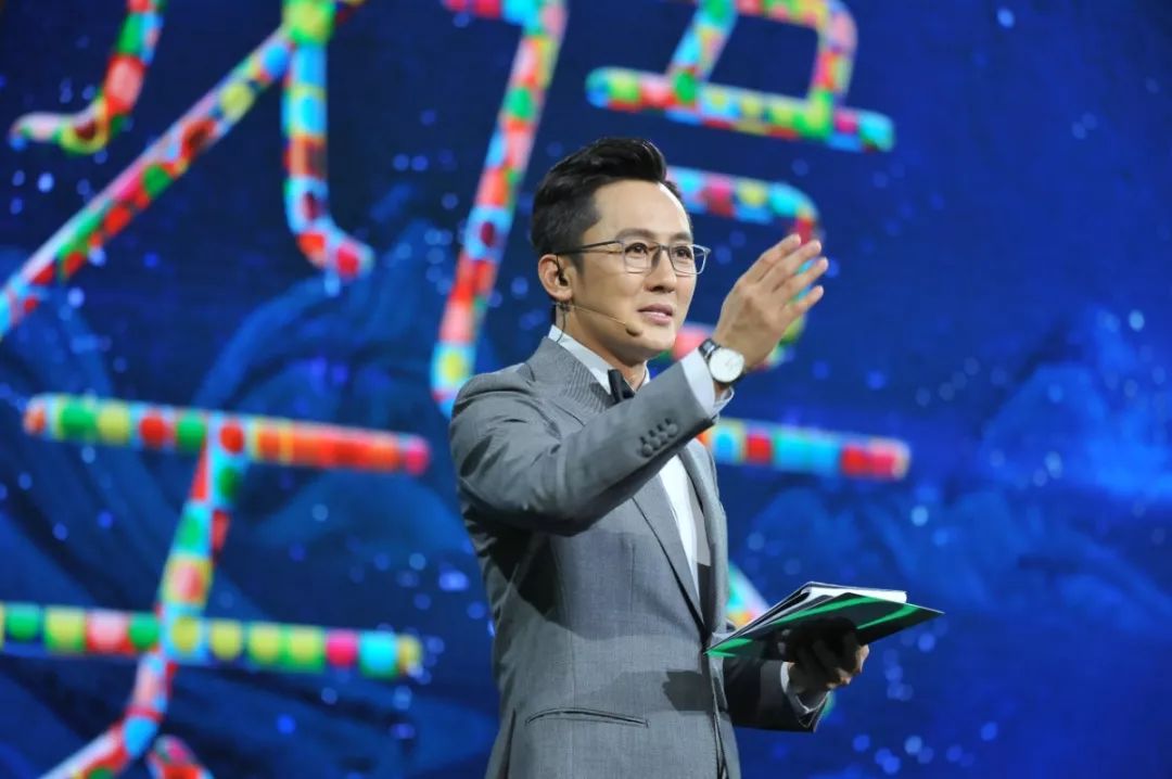 至今不娶妻的10位大龄男主持人，有人情史复杂，有人一生只爱一人(图50)