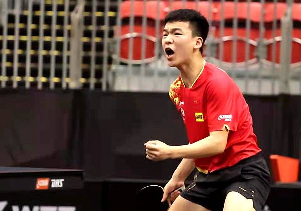 向鹏逆转对手晋级!WTT<a href=