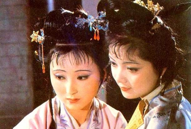红楼梦：宝钗和黛玉谁更美?原著明写林黛玉的容貌身材气质更出众