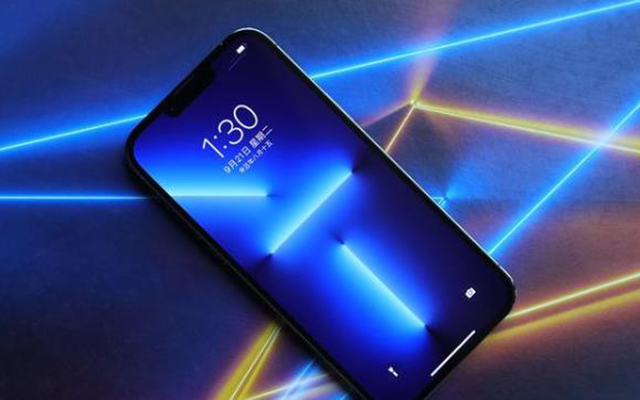 卢伟冰惨遭打脸,网友公认续航最好的手机,竟是iPhone13ProMax休闲区蓝鸢梦想 - Www.slyday.coM 卢伟冰惨遭打脸,网友公认续航最好的手机,竟是iPhone13ProMax休闲区蓝鸢梦想 - Www.slyday.coM