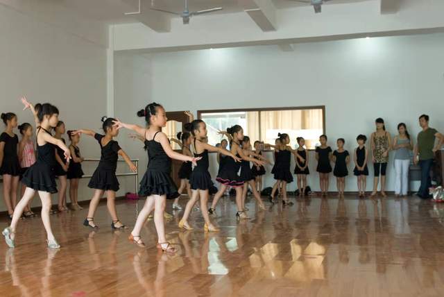 这3种不成熟的父母，最坑娃