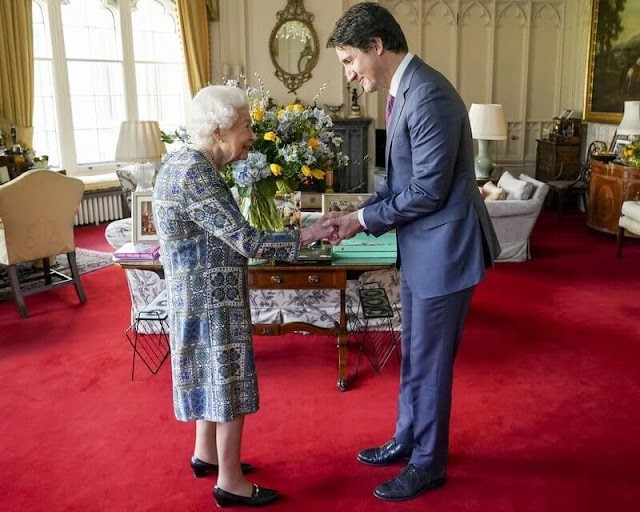英女王首次接见<a href=