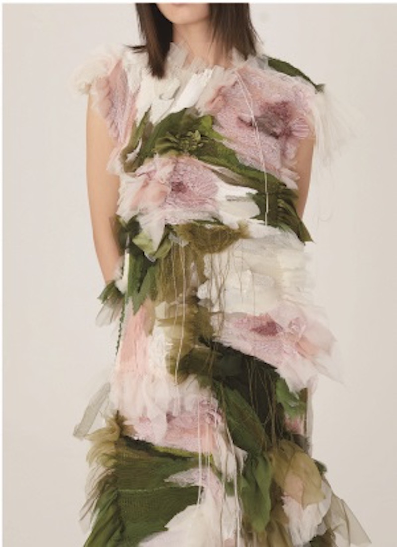 在美國大都會博物館展出的粉色花連衣裙高定