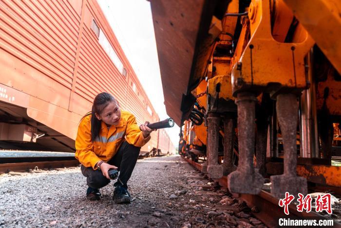 大机段司机 6376-12f47dd6624b16733437bda3341be3a8.jpg