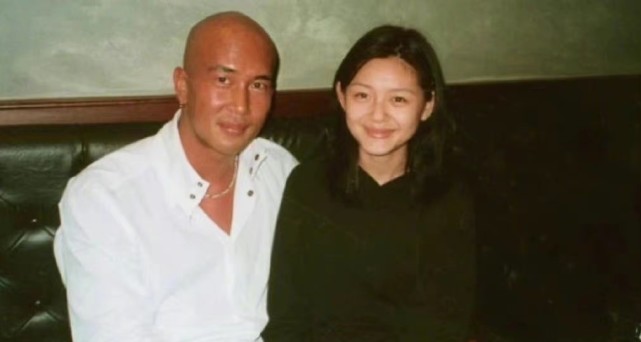 大s老公具俊晔抵达台北，两人闪婚后首次见面，大s或定居<a href=