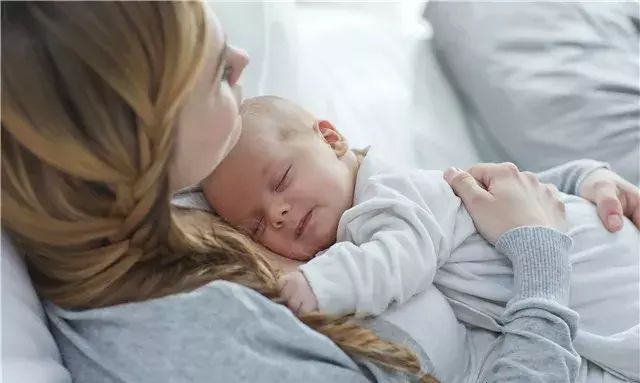 十一妈妈的母乳喂养全攻略：产后1-7天的喂养总方案