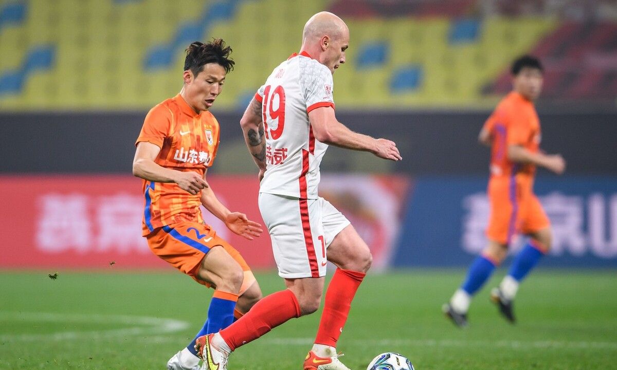 孙准浩离队倒计时！英国两队正式询价，离开泰山关键在<a href=