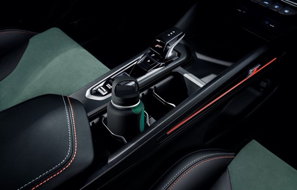 “最酷狠”的吉利 全新缤瑞COOL内饰发布:比iPhone13苍岭绿还“翠”休闲区蓝鸢梦想 - Www.slyday.coM “最酷狠”的吉利 全新缤瑞COOL内饰发布:比iPhone13苍岭绿还“翠”休闲区蓝鸢梦想 - Www.slyday.coM