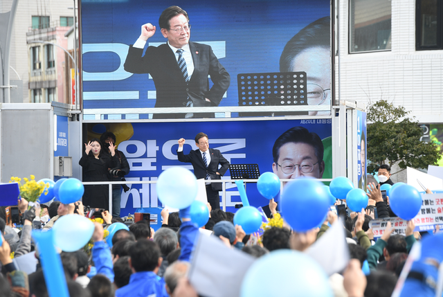 韩国总统大选进入倒计时,两强争霸,出口民调傍晚公布休闲区蓝鸢梦想 - Www.slyday.coM 韩国总统大选进入倒计时,两强争霸,出口民调傍晚公布休闲区蓝鸢梦想 - Www.slyday.coM