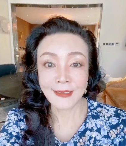 张兰懒理大S婚讯搞直播，提到孩子眼神躲闪，孙子孙女疑改<a href=