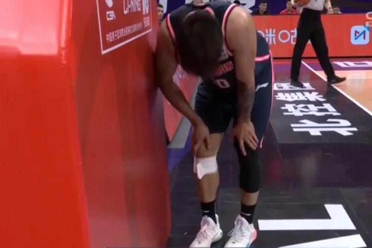 宏远输球祸不单行，篮协处罚再双标 FIBA重罚<a href=