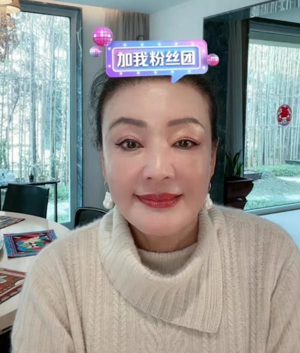 张兰懒理大S婚讯搞直播，提到孩子眼神躲闪，孙子孙女疑改<a href=