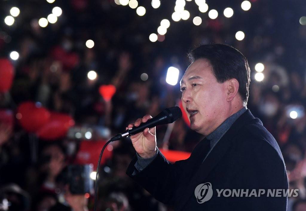 国际观察丨曾将两位前总统送进监狱,尹锡悦为何从政1年就当选总统?休闲区蓝鸢梦想 - Www.slyday.coM 国际观察丨曾将两位前总统送进监狱,尹锡悦为何从政1年就当选总统?休闲区蓝鸢梦想 - Www.slyday.coM