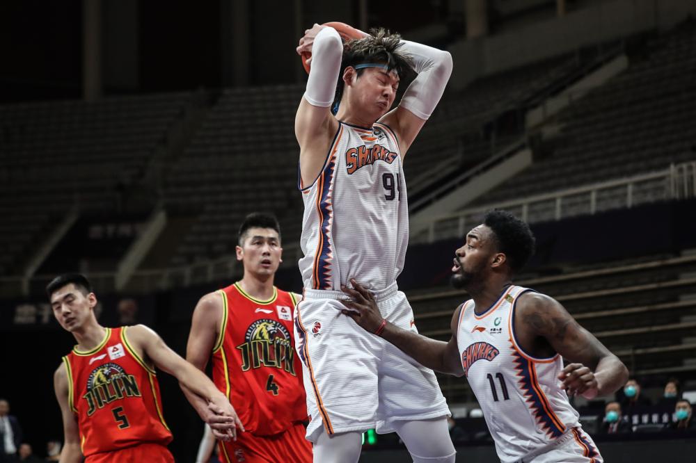 上海男篮完成复仇!吉林男篮被逆转只因板凳太浅,但“大鲨鱼”的短板却……休闲区蓝鸢梦想 - Www.slyday.coM 上海男篮完成复仇!吉林男篮被逆转只因板凳太浅,但“大鲨鱼”的短板却……休闲区蓝鸢梦想 - Www.slyday.coM