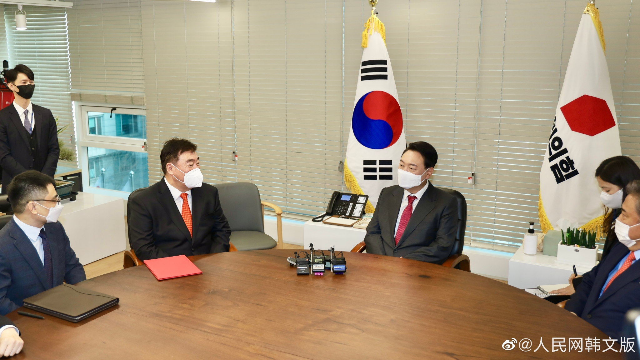 邢海明大使向<a href=