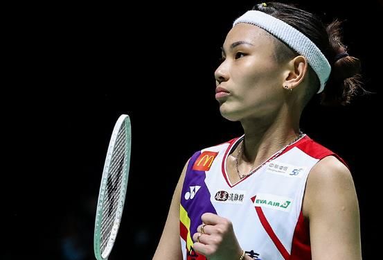 国羽爆大冷!女单25岁名将淘汰世界冠军,女双击退<a href=