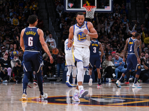 球场上的智慧较量引发球迷热议