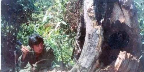 血战越南：17岁士兵下半身被炸，忍剧痛爬向越军的碉堡