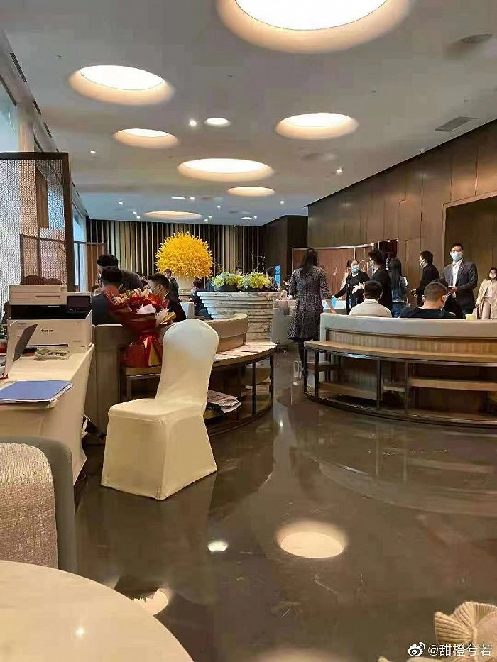 误入“假售楼处”、买到渗水房......这些奇葩买房事,该如何规避?|售楼处|楼盘|买房_新浪新闻