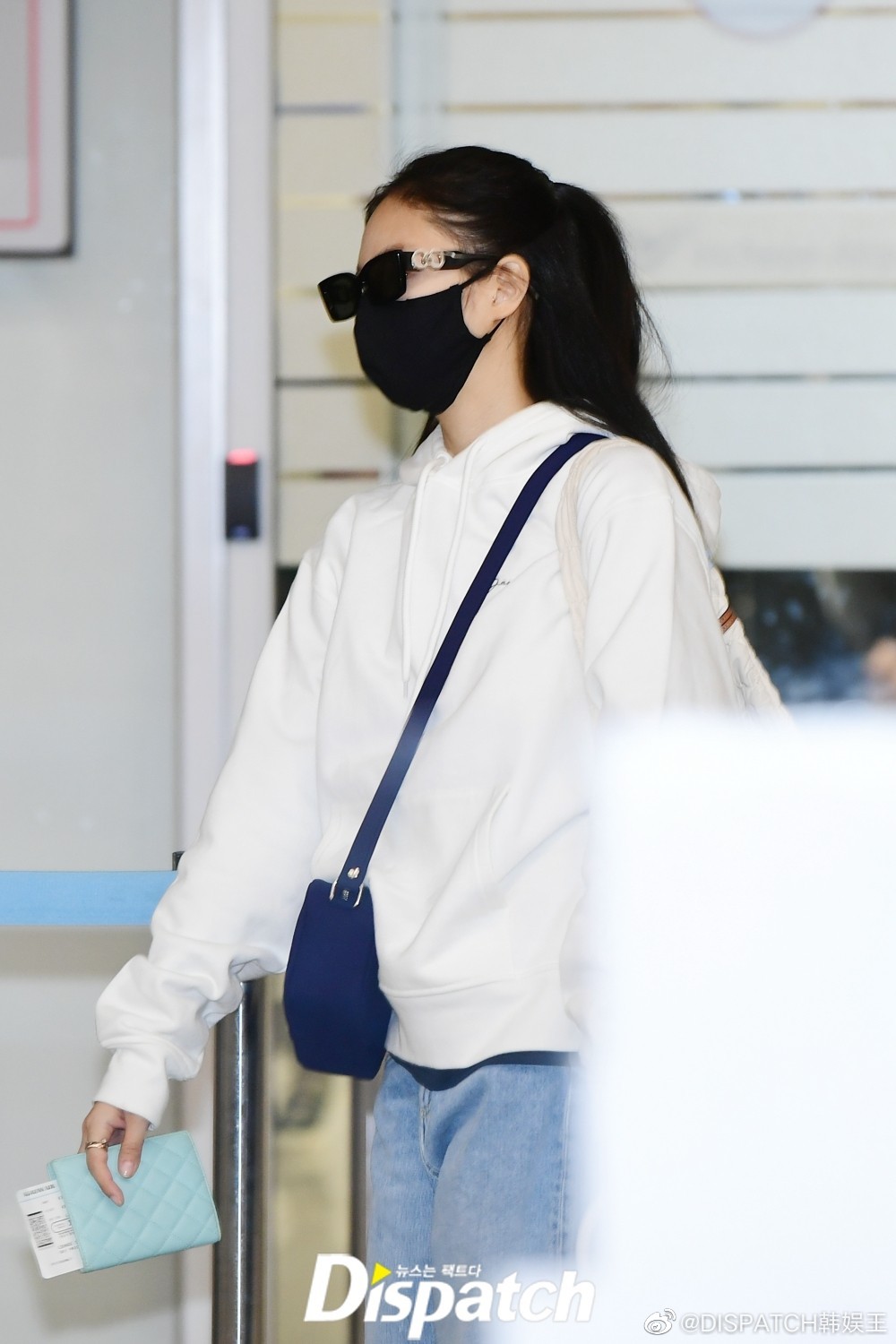 12日， 成员 结束海外日程，经仁川机场返回<a href=