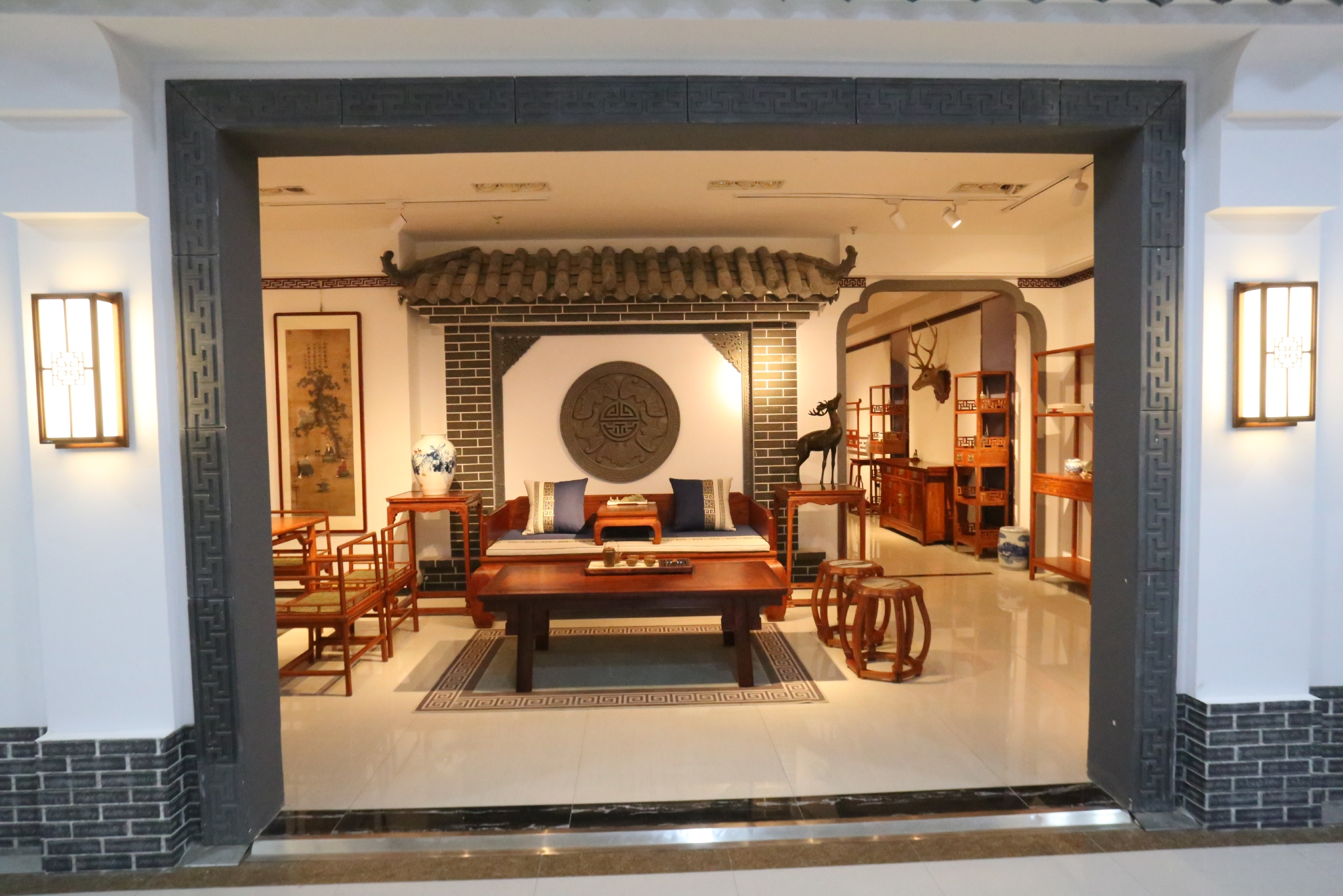 携手同行共创未来强强联合开拓创新跨越式发展