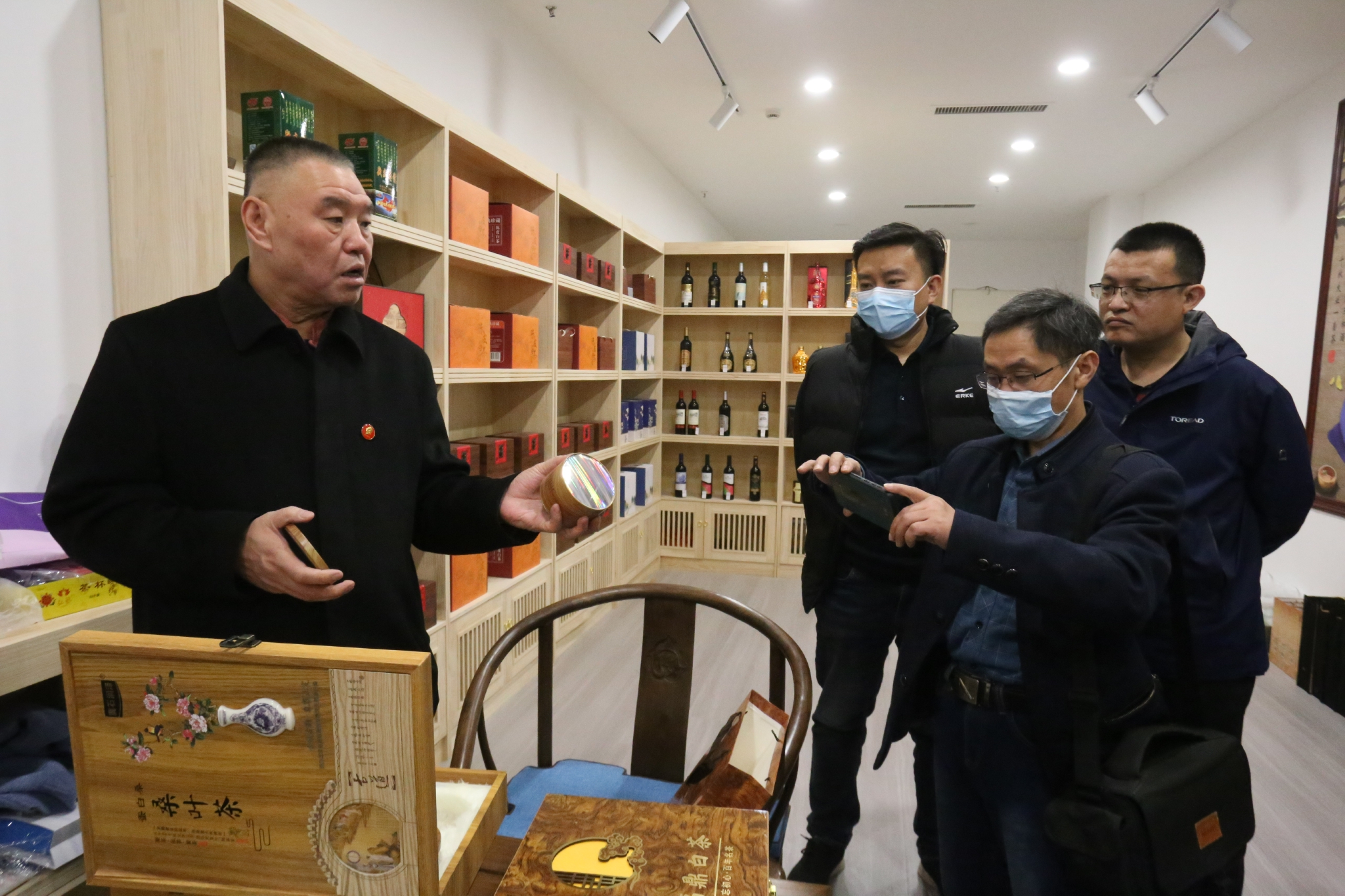 携手同行共创未来强强联合开拓创新跨越式发展