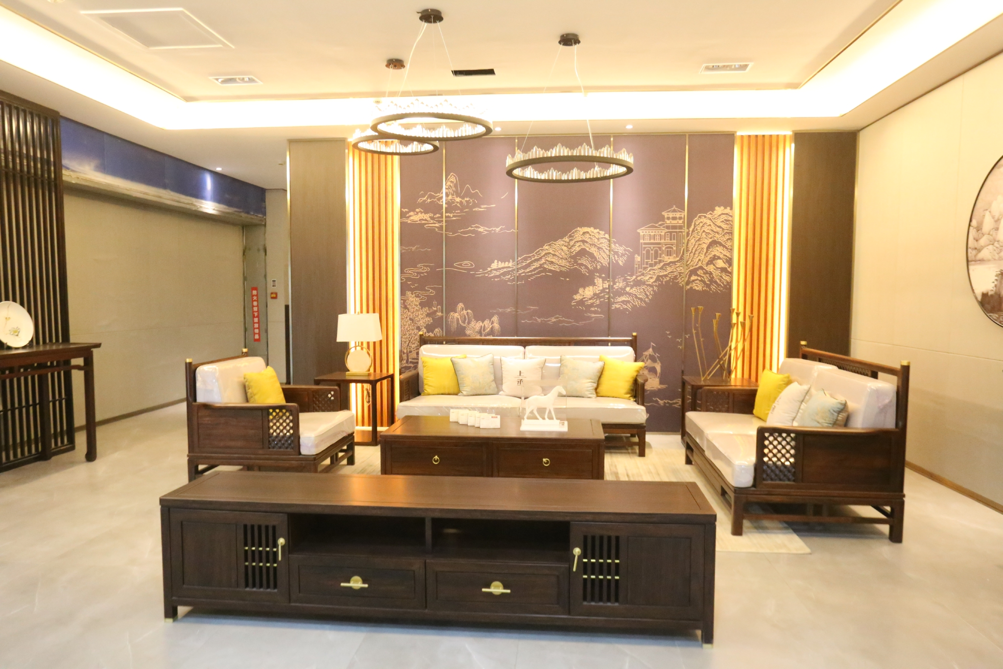 携手同行共创未来强强联合开拓创新跨越式发展