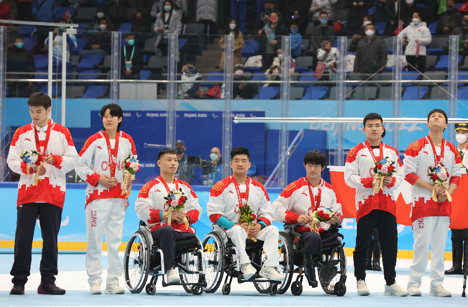 中国残奥冰球队登上领奖台,五星红旗在国家体育馆升起休闲区蓝鸢梦想 - Www.slyday.coM 中国残奥冰球队登上领奖台,五星红旗在国家体育馆升起休闲区蓝鸢梦想 - Www.slyday.coM