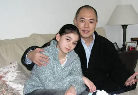 家庭关系复杂的5位星二代，李嫣三姊妹2个爸，汪峰3个女儿3个妈