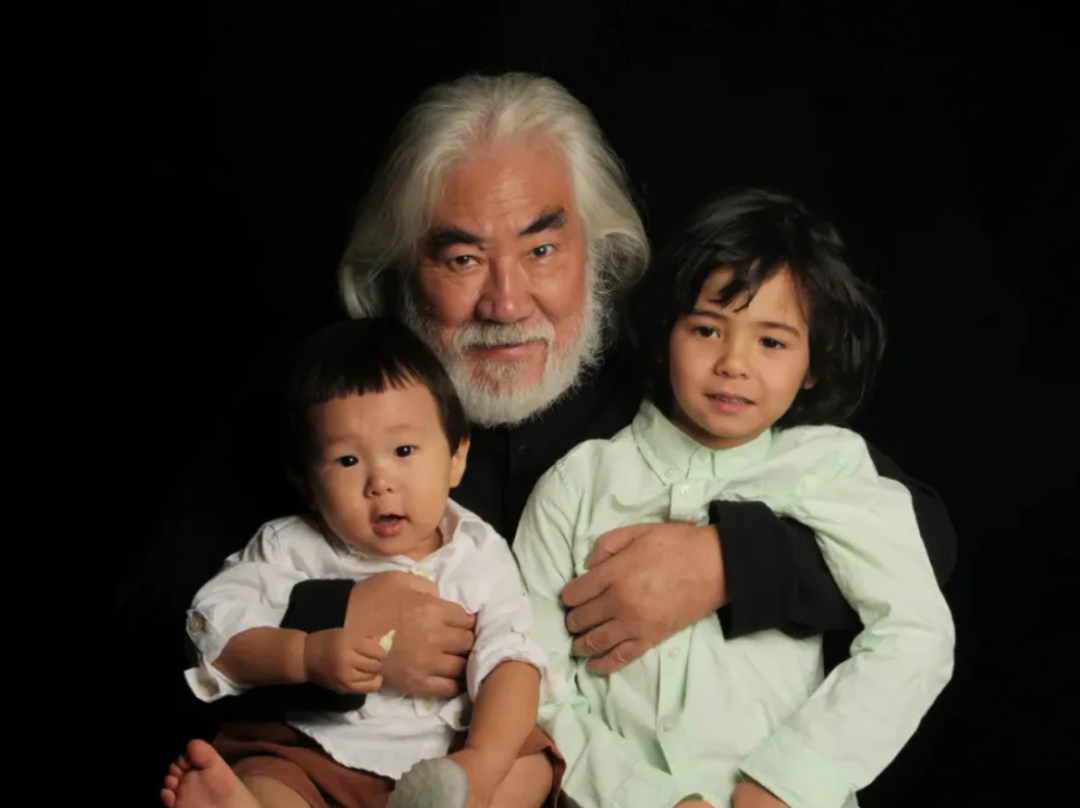 二婚娶娇妻的男星，李亚鹏娶小19岁女星，张纪中比妻子大31岁