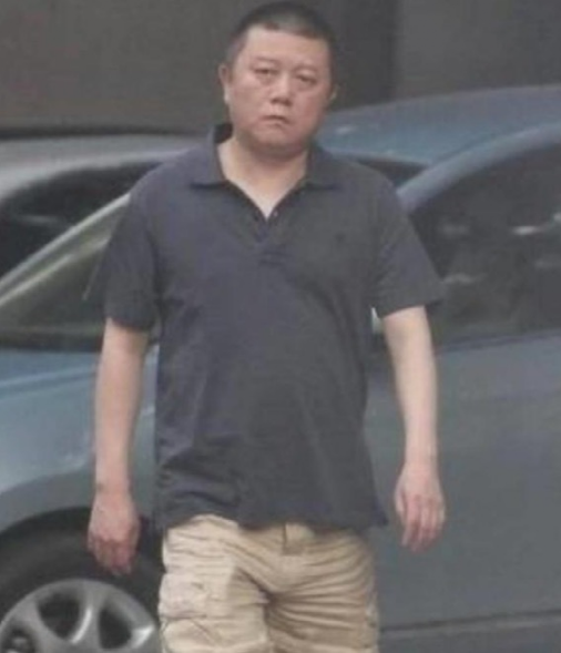 “抛妻弃女”，死后要把财产留给徐静蕾的王朔，65岁苍老像80岁