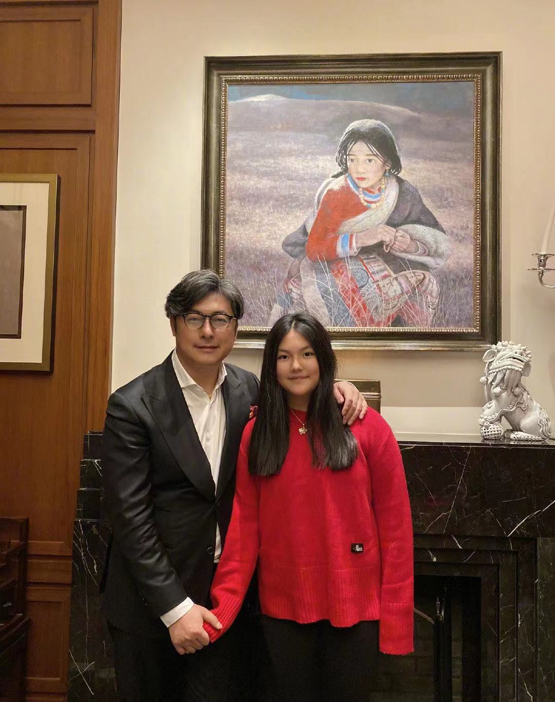 王岳伦离婚后多次被拍，深夜送女子回家，曾发文只想做个普通人