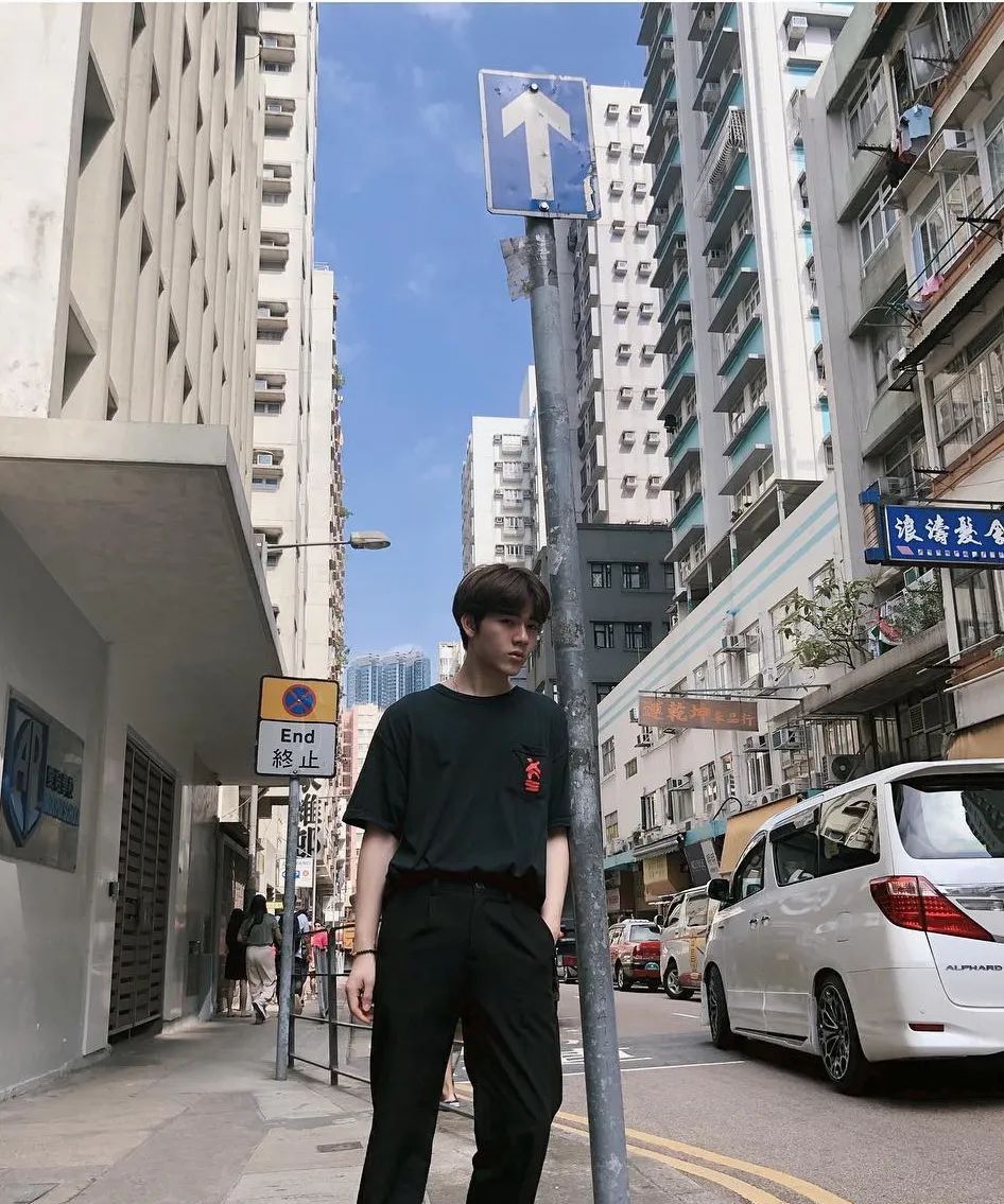 颜值太高，直接C位！泰国男孩在<a href=