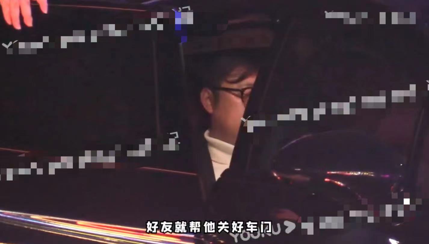 王岳伦离婚后多次被拍，深夜送女子回家，曾发文只想做个普通人